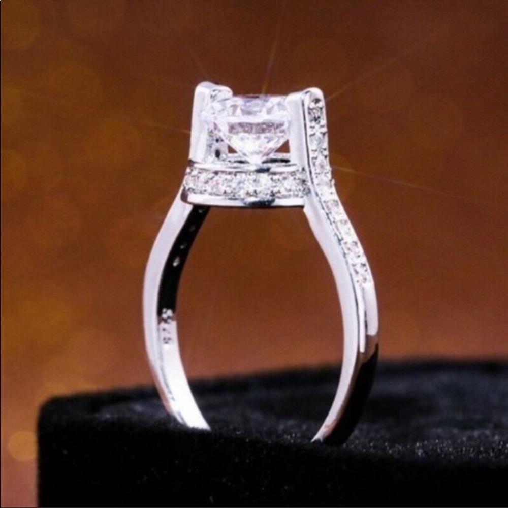 New Women’s 925 Silver Diamond Ring - Picture 3 of 4